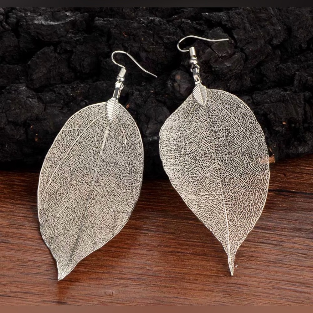 Silver‎ Leaf Earrings.